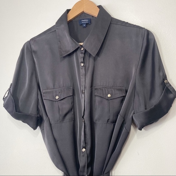 Reitmans Pewter Button Down Short Sleeve Belted Blouse Size Petite 16 - Picture 2 of 16